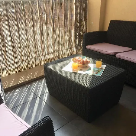 Le Port Confort Terrasse Clim Апартаменты Йер